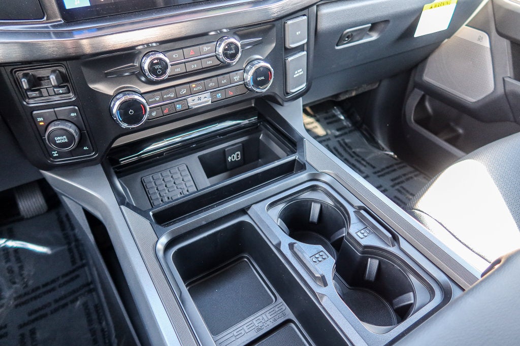 2027 Ford F-350SD Lariat