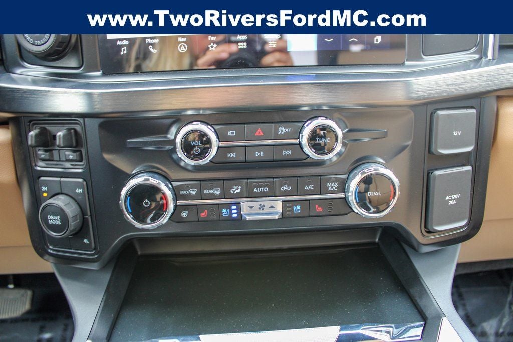 2025 Ford F-350SD Lariat DRW