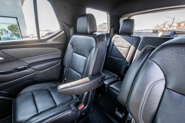 2022 Chevrolet Traverse LT Leather